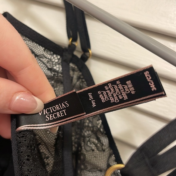 victoria’s secret sexy lace corset, size 34C - Picture 4 of 5